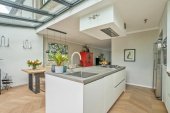 Geschakelde 2-onder-1-kapwoning te koop: Rozentuin 43 in Voorburg