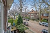 Tussenwoning te koop: Groen van Prinstererlaan 35 in Voorburg