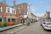 Tussenwoning te koop: Eemwijkplein 4 in Voorburg