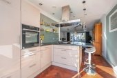 Tussenwoning te koop: Van Veendijk 49 in Den Haag