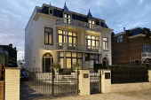 2-onder-1-kapwoning te koop: Badhuisweg 57 in Den Haag