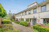 Tussenwoning te koop: Roeibaan 38 in Den Haag