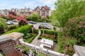 2-onder-1-kapwoning te koop: Laan van Oostenburg 35 in Voorburg
