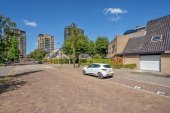 Tussenwoning te koop: Bertha von Suttnerstraat 17 in Rijswijk