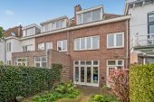 Tussenwoning te koop: Groen van Prinstererlaan 35 in Voorburg