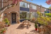 Tussenwoning te koop: Dillenburgsingel 59 in Leidschendam