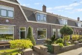 Tussenwoning te koop: van Ruysdaellaan 134 in Leidschendam