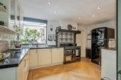 Tussenwoning te koop: Pelikaanhof 38 in Leidschendam