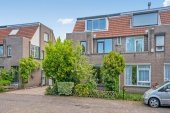 Geschakelde 2-onder-1-kapwoning te koop: Rozentuin 43 in Voorburg