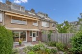Tussenwoning te koop: Gravin Marialaan 14 in Leidschendam