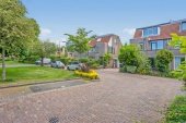 Geschakelde 2-onder-1-kapwoning te koop: Rozentuin 43 in Voorburg
