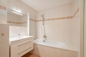 Tussenwoning te koop: Roeibaan 38 in Den Haag