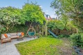 Geschakelde 2-onder-1-kapwoning te koop: Rozentuin 43 in Voorburg