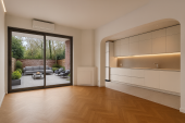 Tussenwoning te koop: Eemwijkplein 4 in Voorburg