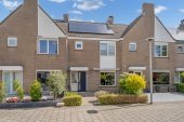 Tussenwoning te koop: Kamperfoeliehof 16 in Nootdorp