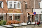 Tussenwoning te koop: Eemwijkplein 4 in Voorburg