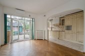 Tussenwoning te koop: Eemwijkplein 4 in Voorburg