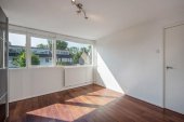 Tussenwoning te koop: Zwaluwlaan 5 in Leidschendam